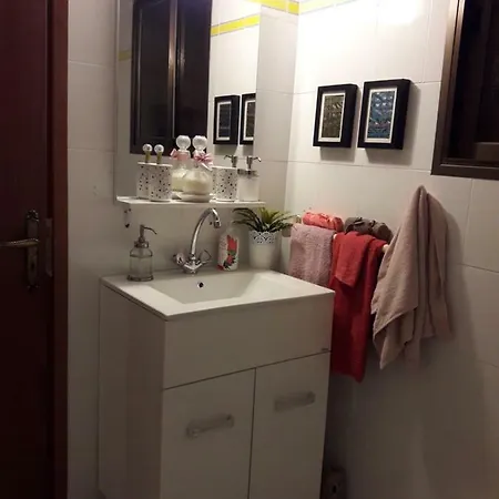 Shared 1st Floor Kwatera prywatna Limassol